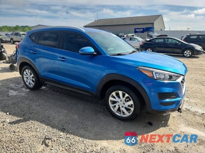 Czwarte zdjęcie samochodu z boku: 2020 HYUNDAI TUCSON VALUE VIN:KM8J33A42LU162638 - miniatura