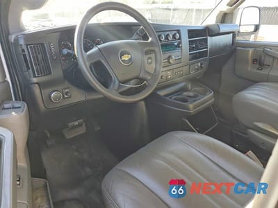 Zdjęcie 8 z 12 samochodu: 2020 CHEVROLET EXPRESS G2500 VIN:1GCWGAFP3L1218657 - miniatura