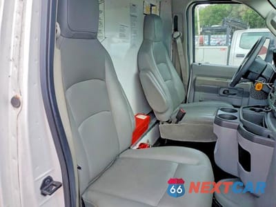 Zdjęcie 11 z 13 samochodu: 2023 FORD E350 BOX TRUCK VIN:1FDWE3FN8PDD03414 - miniatura