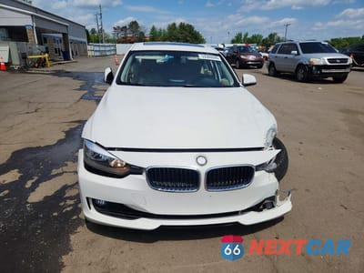 Piąte zdjęcie samochodu w środku: 2013 BMW 320 I XDRIVE VIN:WBA3C3C50DF978706 - miniatura
