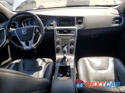 Zdjęcie 8 z 13 samochodu: 2016 VOLVO V60 T5 PREMIER VIN:YV140MEK6G1310042 - miniatura