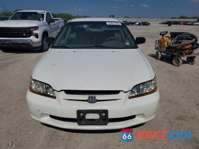 Piąte zdjęcie samochodu w środku: 1999 HONDA ACCORD DX VIN:1HGCF8543XA012042 - miniatura