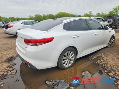 Trzecie zdjęcie samochodu z tyłu: 2016 KIA OPTIMA EX VIN:5XXGU4L34GG004013 - miniatura