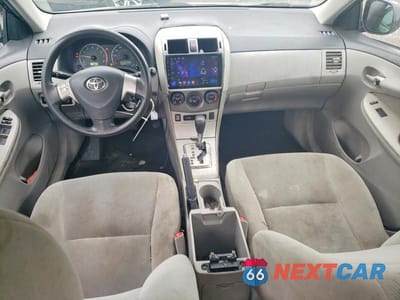 Zdjęcie 8 z 12 samochodu: 2013 TOYOTA COROLLA LE VIN:2T1BU4EE7DC027930 - miniatura