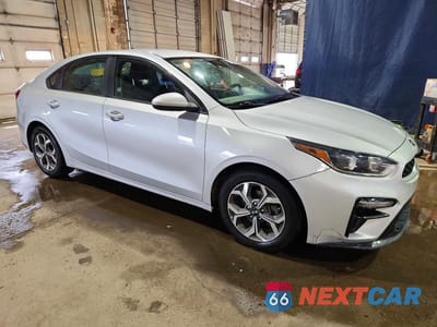 Czwarte zdjęcie samochodu z boku: 2020 KIA FORTE LXS VIN:3KPF24AD7LE148249 - miniatura