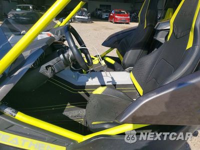 Zdjęcie 7 z 12 samochodu: 2018 POLARIS SLINGSHOT SLR VIN:57XAARFA4J8125244 - miniatura
