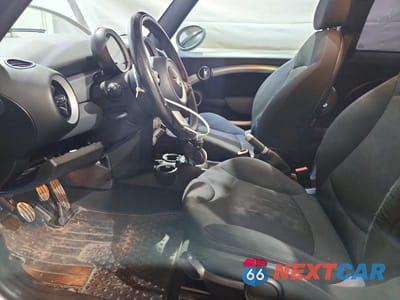 Zdjęcie 7 z 12 samochodu: 2008 MINI COOPER S VIN:WMWMF73588TT87260 - miniatura