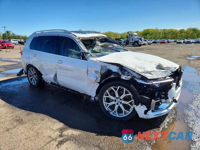 Czwarte zdjęcie samochodu z boku: 2019 BMW X7 XDRIVE40I VIN:5UXCW2C56KL086896 - miniatura
