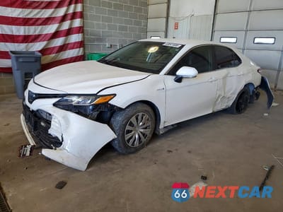 2020 TOYOTA CAMRY LE 4T1L31AK7LU014478 - główne zdjęcie licytacji z USA - miniatura
