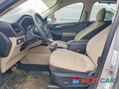 Zdjęcie 7 z 13 samochodu: 2020 FORD ESCAPE SE VIN:1FMCU9G63LUA03984 - miniatura