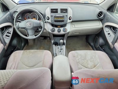 Zdjęcie 8 z 13 samochodu: 2006 TOYOTA RAV4 BASE VIN:JTMBD33V665039161 - miniatura