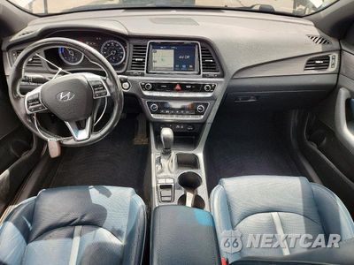 Zdjęcie 8 z 13 samochodu: 2019 HYUNDAI SONATA HYBRID LIMITED VIN:KMHE34L34KA090644 - miniatura