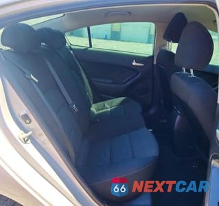 Zdjęcie 10 z 12 samochodu: 2018 KIA FORTE LX VIN:3KPFK4A75JE213963 - miniatura