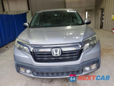 Piąte zdjęcie samochodu w środku: 2017 HONDA RIDGELINE RTL VIN:5FPYK3F7XHB006086 - miniatura