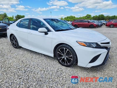 Czwarte zdjęcie samochodu z boku: 2019 TOYOTA CAMRY SE VIN:4T1B11HK9KU743944 - miniatura