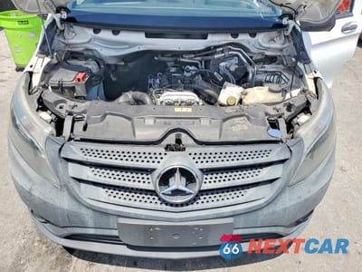 Zdjęcie 11 z 13 samochodu: 2017 MERCEDES-BENZ METRIS VIN:WD3PG2EA1H3228696 - miniatura
