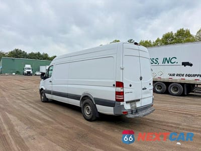 Trzecie zdjęcie samochodu z tyłu: 2015 MERCEDES-BENZ SPRINTER 2500 VIN:WD3PE8DC0FP144872 - miniatura