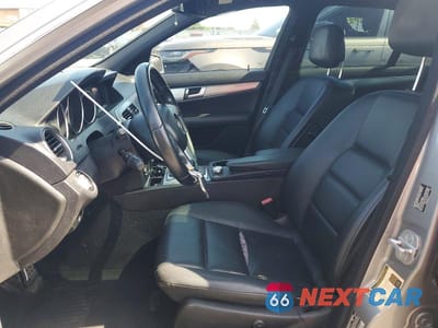 Zdjęcie 7 z 12 samochodu: 2012 MERCEDES-BENZ C 250 VIN:WDDGF4HB3CR214559 - miniatura