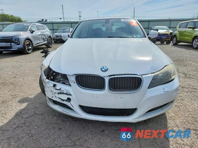 Piąte zdjęcie samochodu w środku: 2011 BMW 328 XI SULEV VIN:WBAPK5C50BA662586 - miniatura