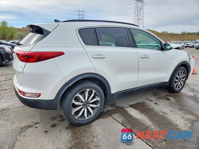 Trzecie zdjęcie samochodu z tyłu: 2018 KIA SPORTAGE EX VIN:KNDPNCACXJ7377096 - miniatura