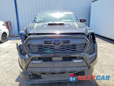 Piąte zdjęcie samochodu w środku: 2026 TOYOTA TACOMA TRD SPORT VIN:3TYKB5FNXTT032687 - miniatura