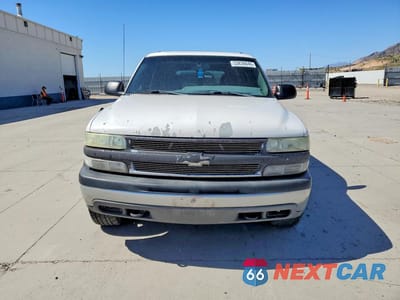 Piąte zdjęcie samochodu w środku: 2002 CHEVROLET SUBURBAN C1500 VIN:3GNEC16T92G343741 - miniatura