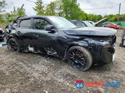 Czwarte zdjęcie samochodu z boku: 2025 BMW XM VIN:5YM23CS03S9Z60059 - miniatura