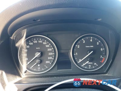 Zdjęcie 9 z 12 samochodu: 2011 BMW 328 XI VIN:WBAPK7G51BNN86133 - miniatura