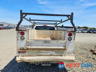 Zdjęcie 6 z 12 samochodu: 2005 CHEVROLET SILVERADO C2500 HEAVY DUTY VIN:1GBHC24U75E215697 - miniatura