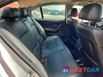 Zdjęcie 10 z 12 samochodu: 2011 BMW 328 I VIN:WBAPH7G52BNM55548 - miniatura