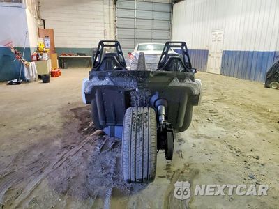 Czwarte zdjęcie samochodu z boku: 2019 POLARIS SLINGSHOT SLR VIN:57XAARFA0K8130488 - miniatura
