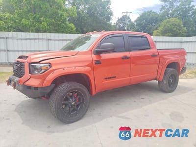 2018 TOYOTA TUNDRA CREWMAX SR5 5TFDW5F19JX747375 - główne zdjęcie licytacji z USA - miniatura