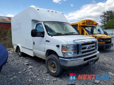 Czwarte zdjęcie samochodu z boku: 2016 FORD ECONOLINE E350 SUPER DUTY CUTAWAY VAN VIN:1FDWE3FS4GDC54833 - miniatura