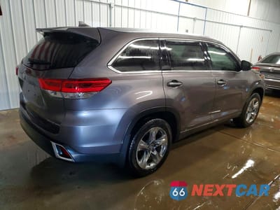 Trzecie zdjęcie samochodu z tyłu: 2019 TOYOTA HIGHLANDER LIMITED PLATINUM VIN:5TDDZRFH6KS715275 - miniatura