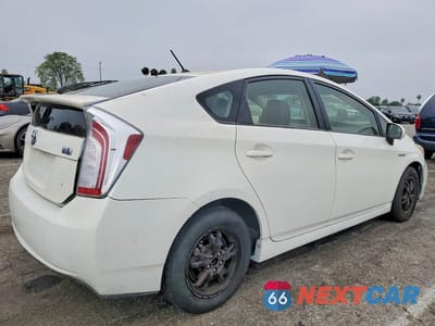 Trzecie zdjęcie samochodu z tyłu: 2012 TOYOTA PRIUS TWO VIN:JTDKN3DUXC1600015 - miniatura