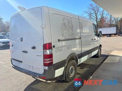 Czwarte zdjęcie samochodu z boku: 2017 MERCEDES-BENZ SPRINTER 2500 VIN:WD3PE7CD0HP545863 - miniatura