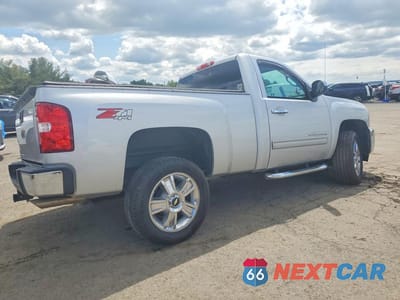 Trzecie zdjęcie samochodu z tyłu: 2012 CHEVROLET SILVERADO K1500 LT VIN:1GCNKSE09CZ215249 - miniatura