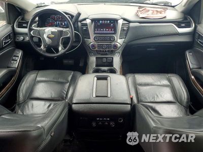 Zdjęcie 8 z 14 samochodu: 2018 CHEVROLET SUBURBAN K1500 LT VIN:1GNSKHKC3JR117455 - miniatura