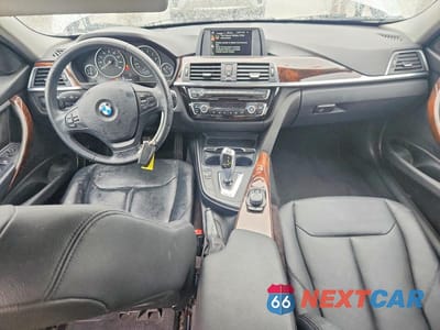 Zdjęcie 8 z 12 samochodu: 2016 BMW 320 XI VIN:WBA8A3C58GK690214 - miniatura
