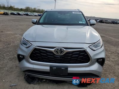 Piąte zdjęcie samochodu w środku: 2024 TOYOTA HIGHLANDER PLATINUM VIN:5TDKDRBH7RS542582 - miniatura