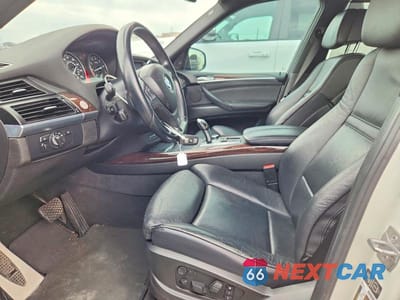 Zdjęcie 7 z 13 samochodu: 2013 BMW X5 XDRIVE50I VIN:5UXZV8C59D0C16872 - miniatura