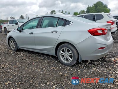 Drugie zdjęcie samochodu z przodu: 2017 CHEVROLET CRUZE LT VIN:1G1BE5SM9H7175916 - miniatura