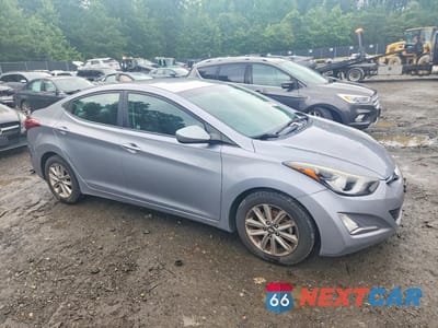 Czwarte zdjęcie samochodu z boku: 2015 HYUNDAI ELANTRA SE VIN:5NPDH4AE0FH633072 - miniatura