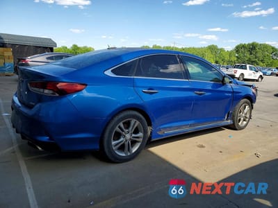 Trzecie zdjęcie samochodu z tyłu: 2018 HYUNDAI SONATA SPORT VIN:5NPE34AF0JH604028 - miniatura