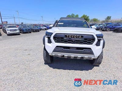 Piąte zdjęcie samochodu w środku: 2024 TOYOTA TACOMA TRAILHUNTER HV VIN:3TYLF5LN9RT005048 - miniatura