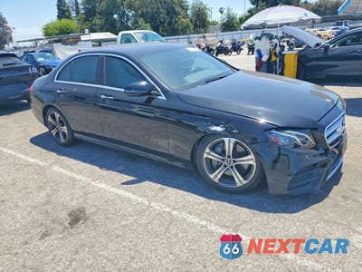 Czwarte zdjęcie samochodu z boku: 2020 MERCEDES-BENZ E 350 VIN:W1KZF8DB3LA826345 - miniatura
