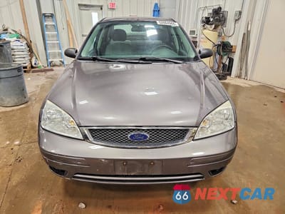 Piąte zdjęcie samochodu w środku: 2007 FORD FOCUS ZX4 VIN:1FAFP34N87W178314 - miniatura