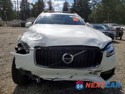 Piąte zdjęcie samochodu w środku: 2019 VOLVO XC90 T6 MOMENTUM VIN:YV4A22PK0K1441980 - miniatura