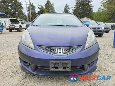 Piąte zdjęcie samochodu w środku: 2009 HONDA FIT SPORT VIN:JHMGE88449S019074 - miniatura