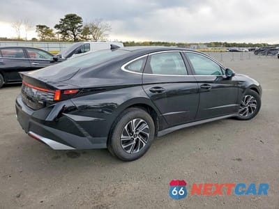 Trzecie zdjęcie samochodu z tyłu: 2026 HYUNDAI SONATA HYBRID BLUE VIN:KMHL24JJ0TA145071 - miniatura